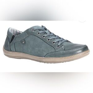 MUK LUKS Men’s Brodi Lace-Up Leather Sneakers